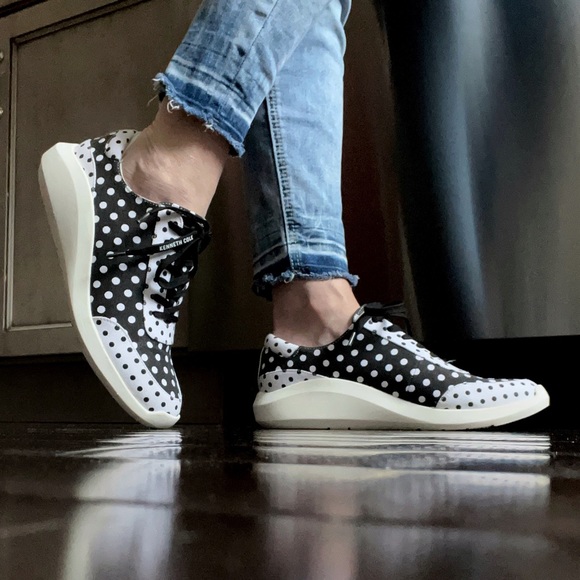 NWOT - Kenneth Cole Mello Lace Up Sneakers - Picture 3 of 11